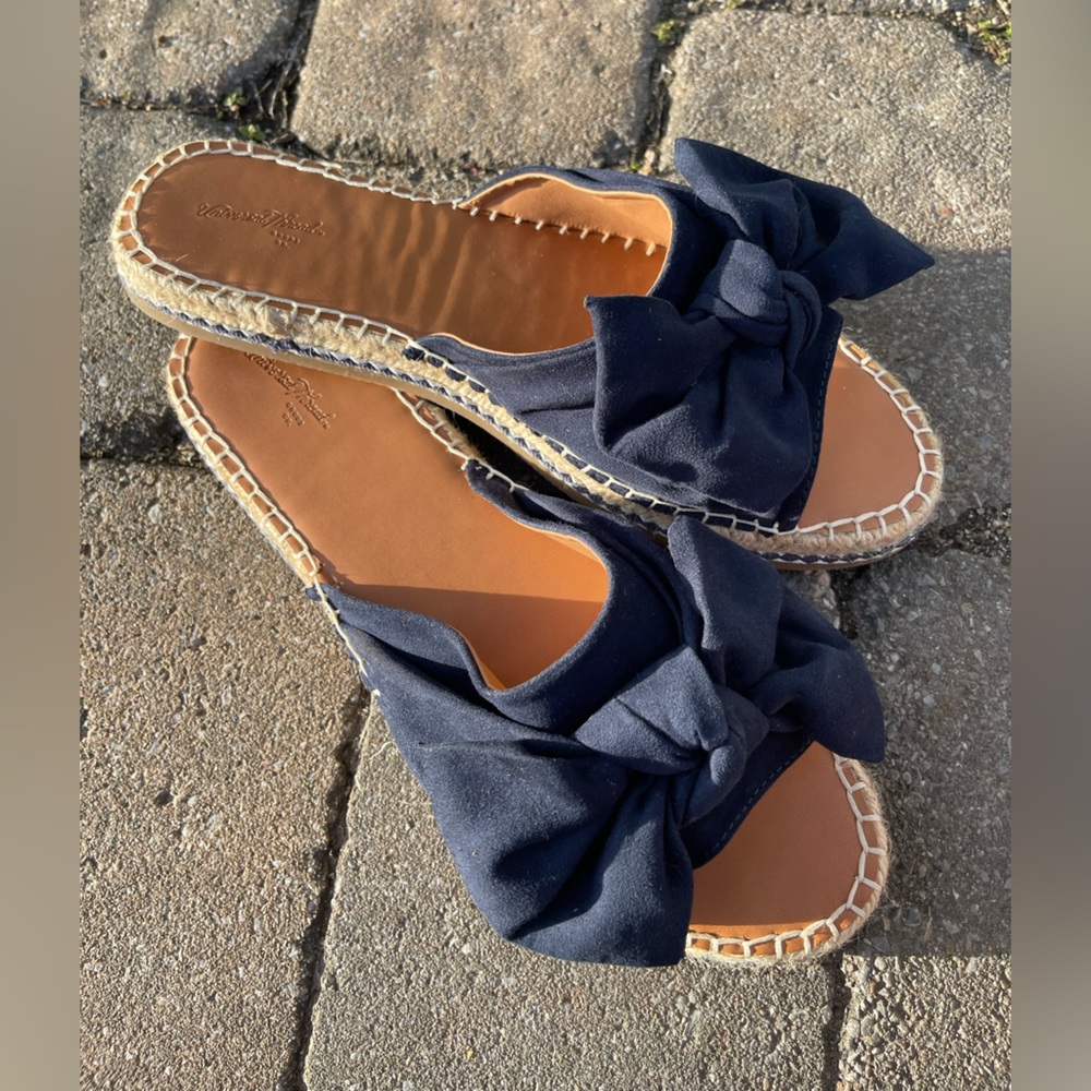 Navy blue bow espadrilles